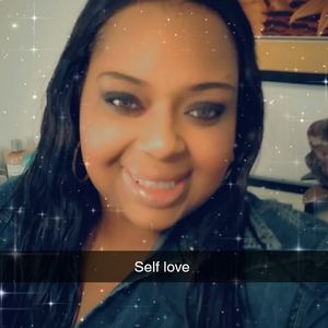 Meet your Posher, Ebony browneyes